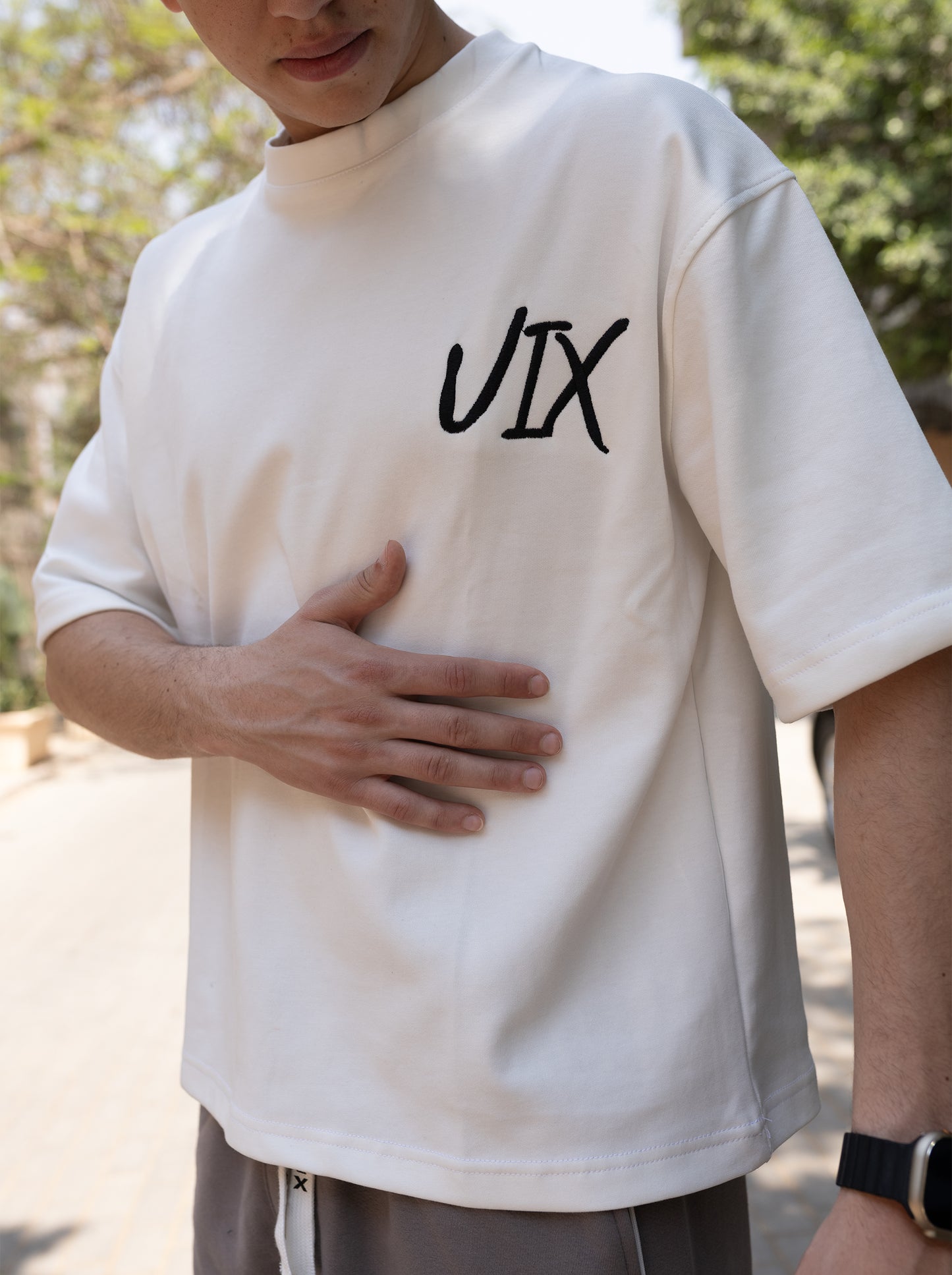 T-shirt (left)