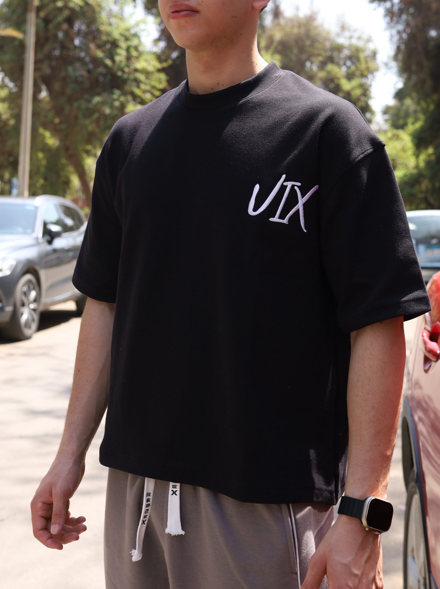 T-shirt (left)